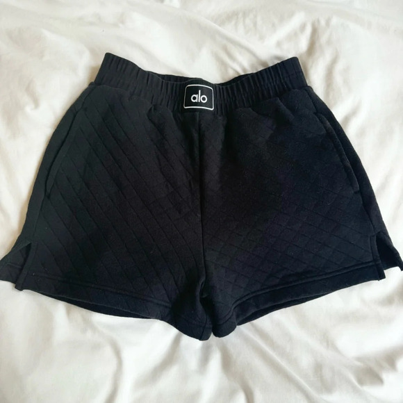 Alo Yoga Quilted Arena Boxing Shorts Sweat in Black XS - Picture 4 of 7